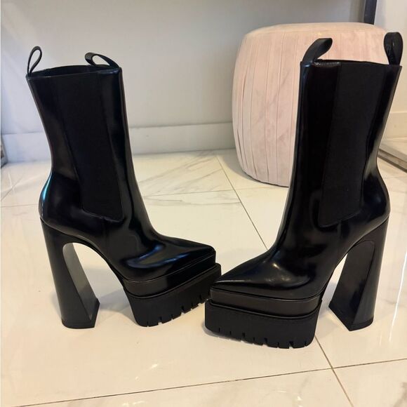 Brand new!! Versace - Aevitas Pointy leather platform ankle boots - Picture 3 of 16